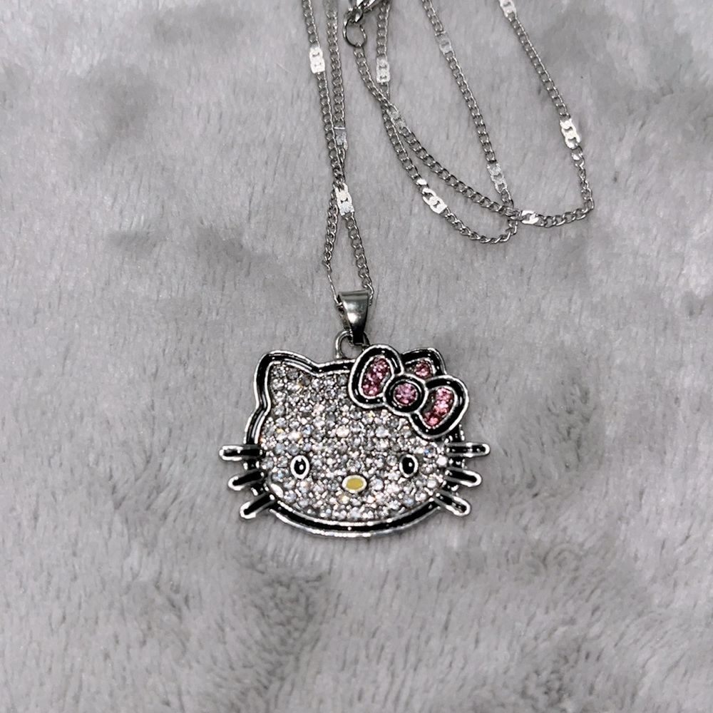Hello Kitty necklace 💜